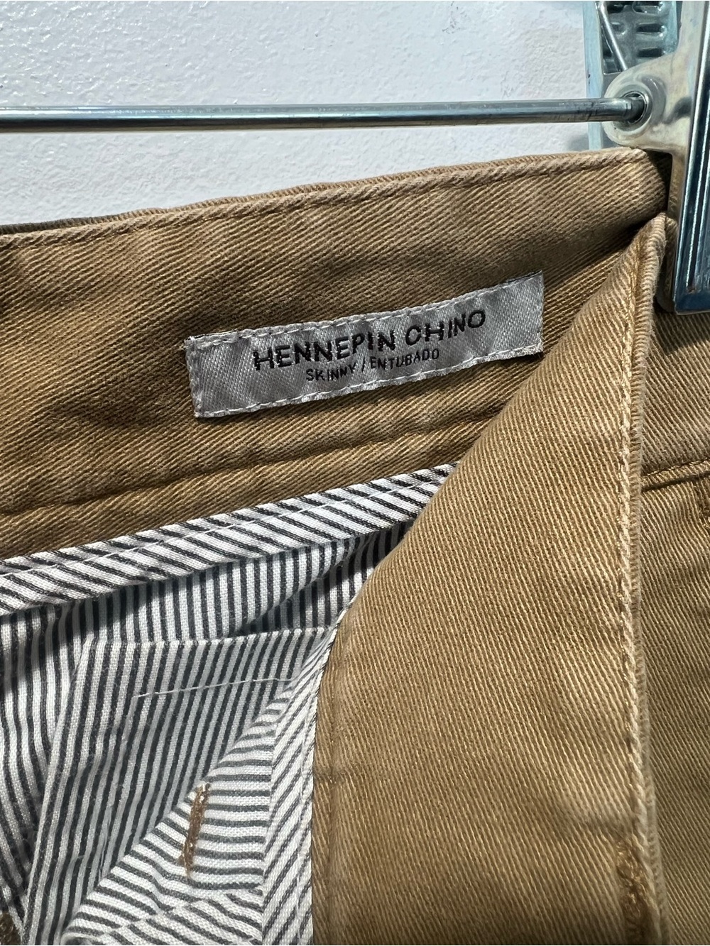 Men's Goodfellow Khaki Chino Pants - Size 30 - Picture 5 of 7